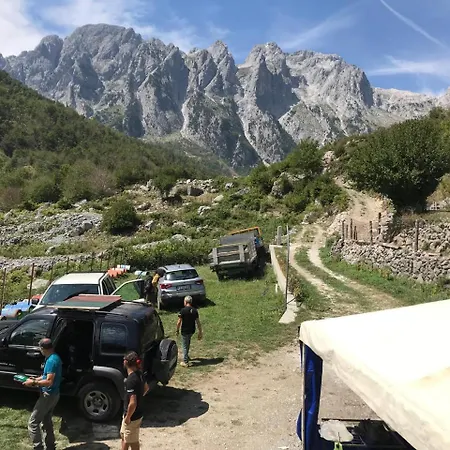 Kakia בית הארחה *