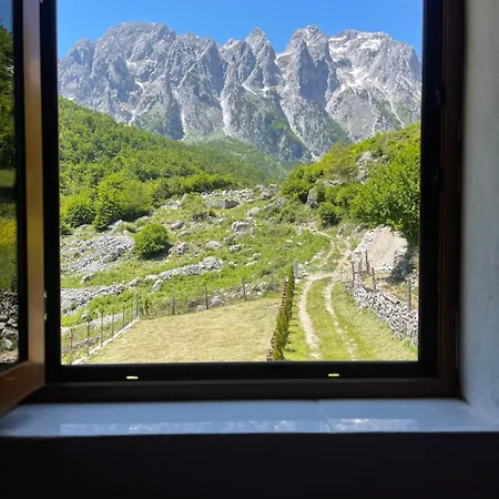 Kakia בית הארחה