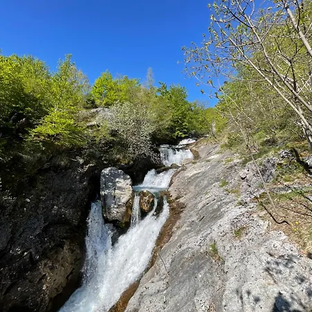 Kakia בית הארחה *